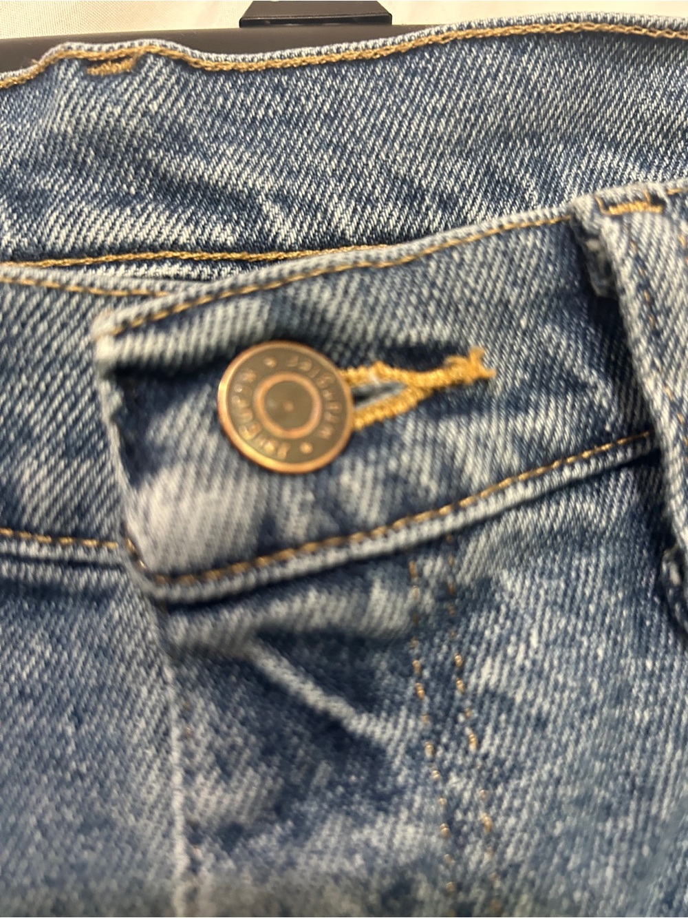Wrangler Premium Quality Men's Denim Jeans (44x30) - Picture 2 of 9